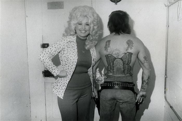 Dolly Parton Backstage  1970s 