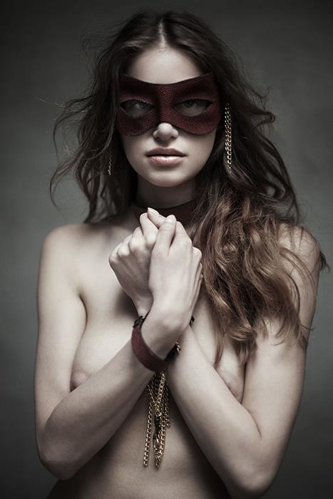 Mask & Cuff 