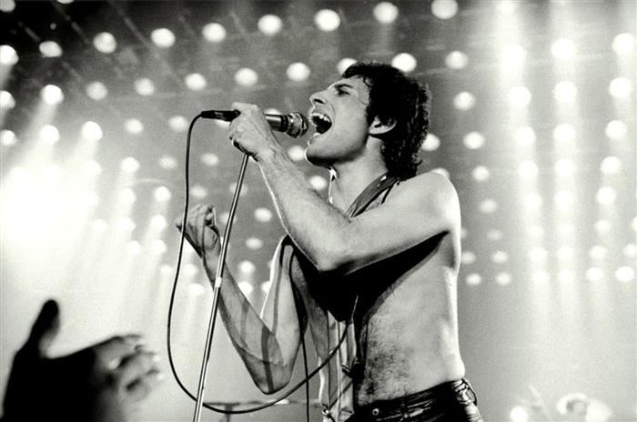 Freddie Mercury by Kevin Cummins 